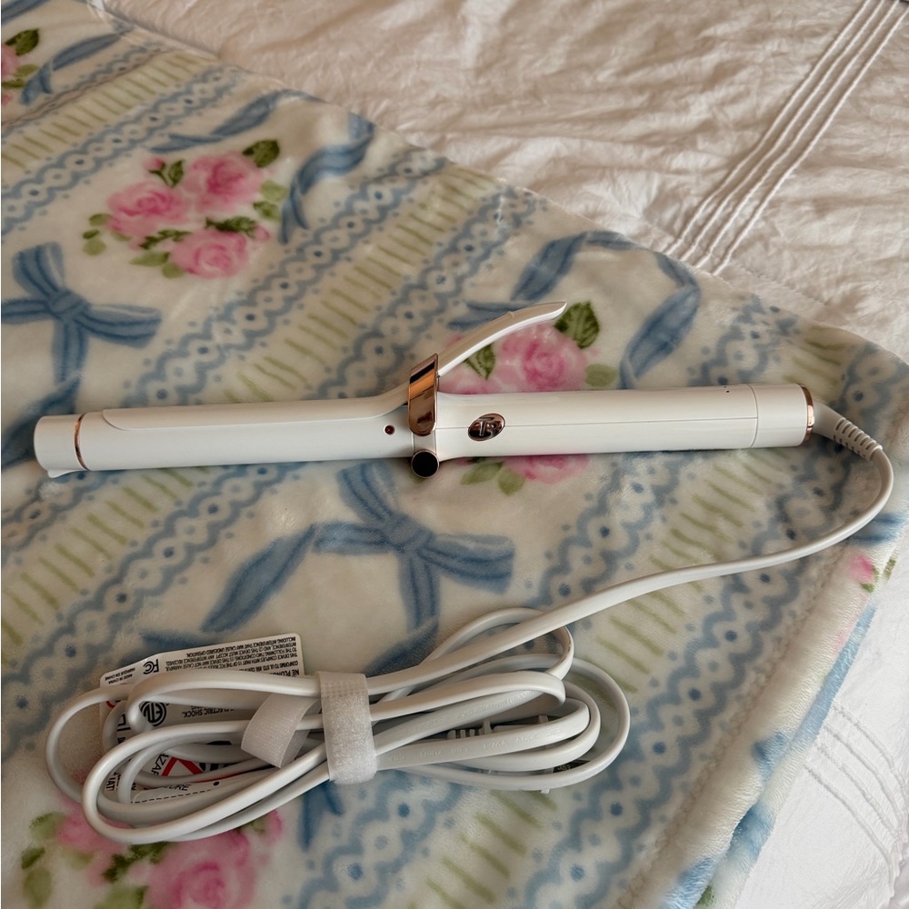 T3 Curling Iron 1”